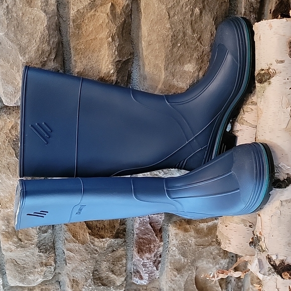 Sz 5 Northerer Rain Boots - Picture 2 of 6